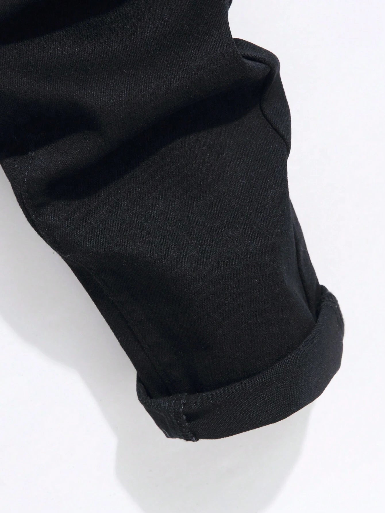 Calça Masculina com Detalhes Rasgados - Calça Victoria