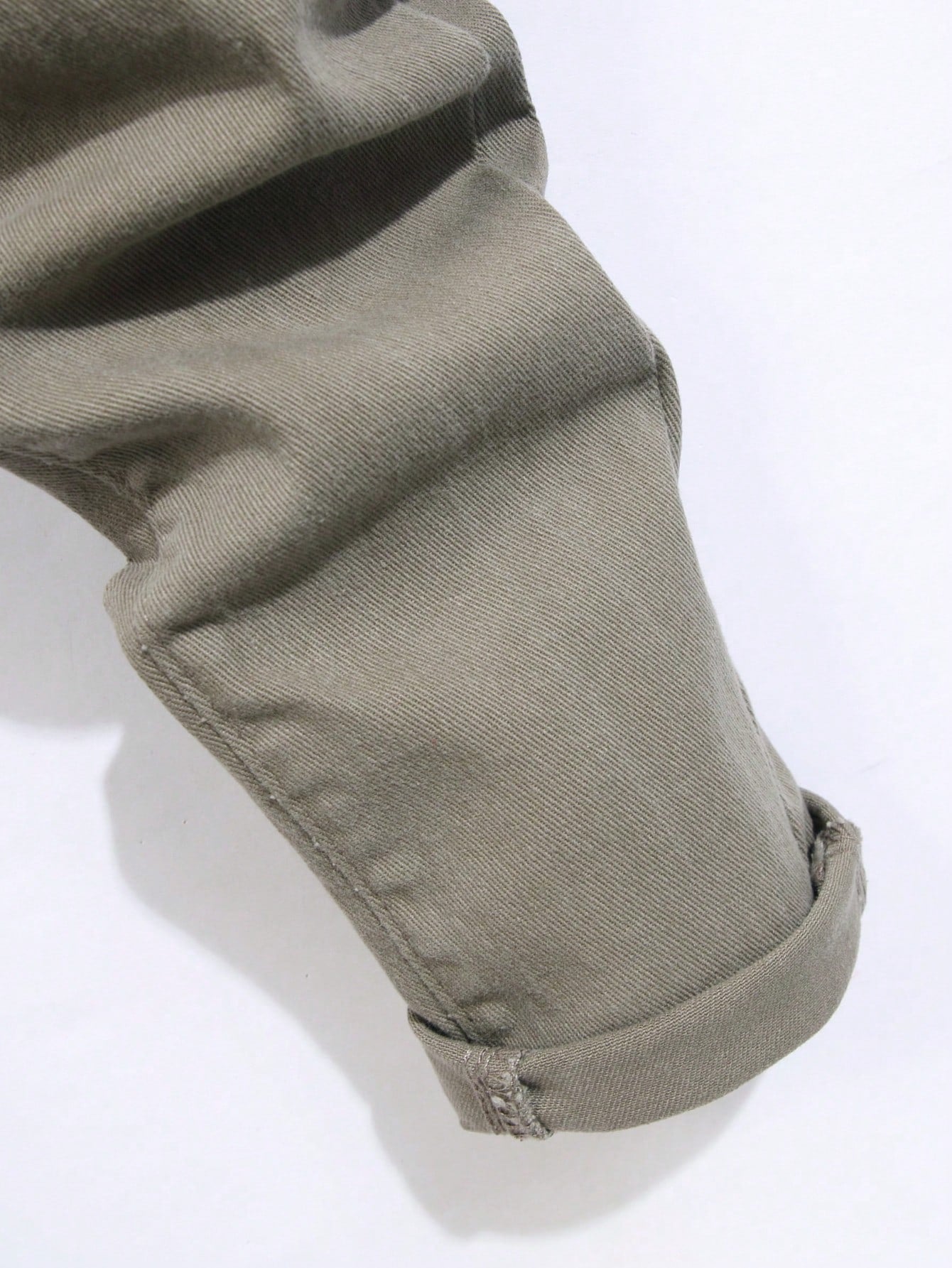 Calça Masculina com Detalhes Rasgados - Calça Victoria