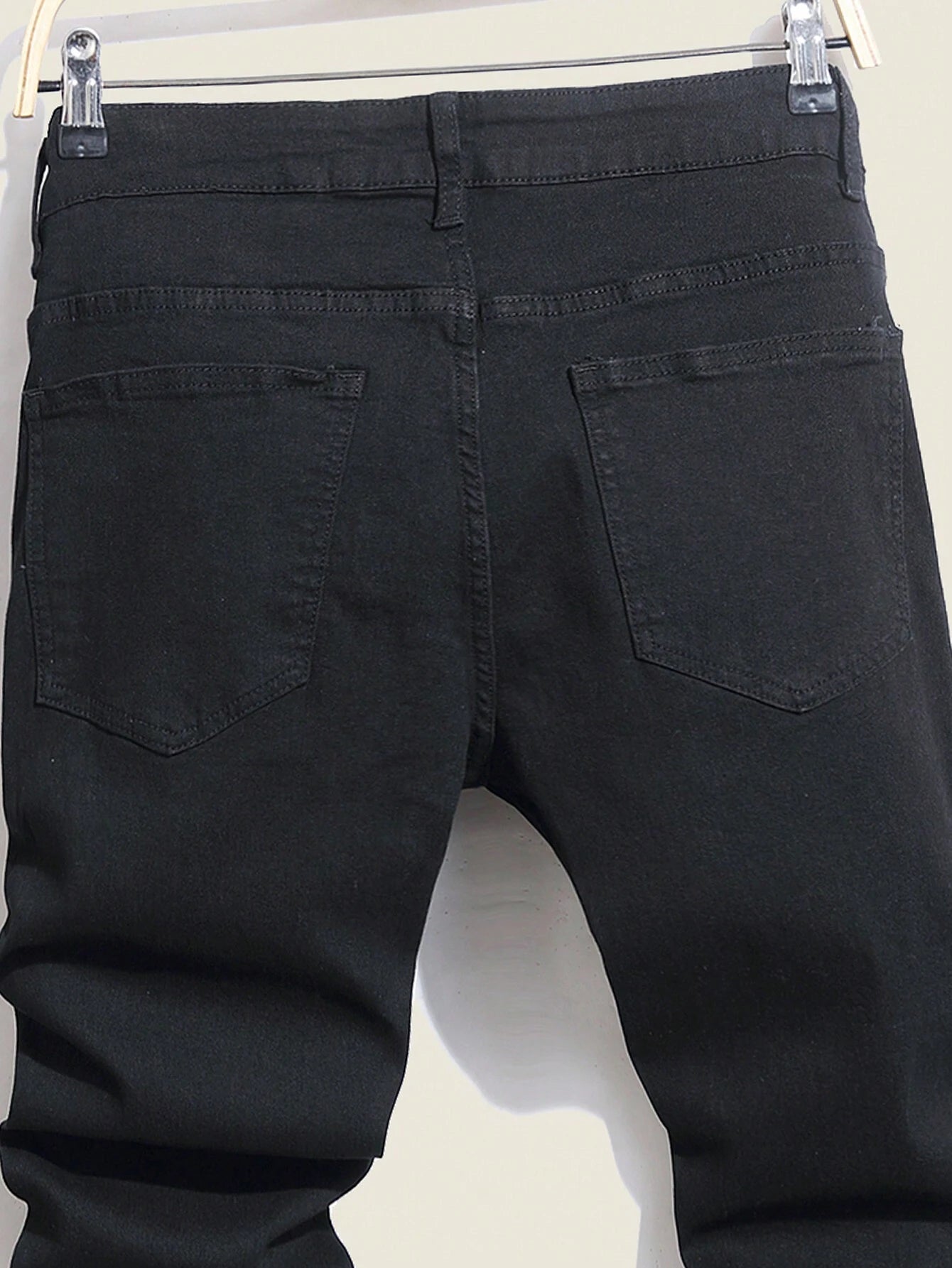 Calça Masculina com Detalhes Rasgados - Calça Victoria